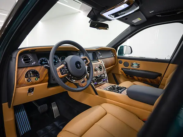 Rolls Royce Cullinan V12, 2022