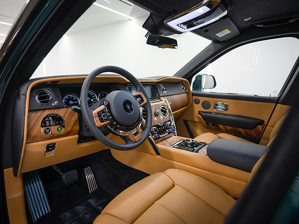 Rolls Royce Cullinan V12, 2022